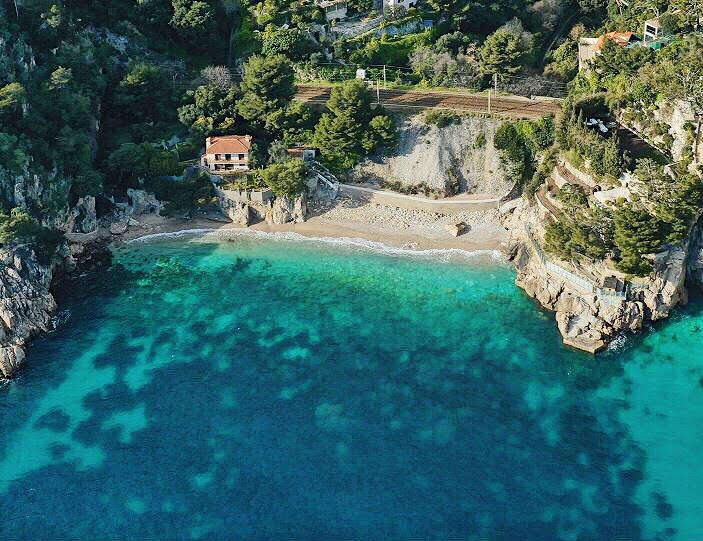 Plage Les Pissarelles (Capd’Ail) Destination Côte d’Azur France Le