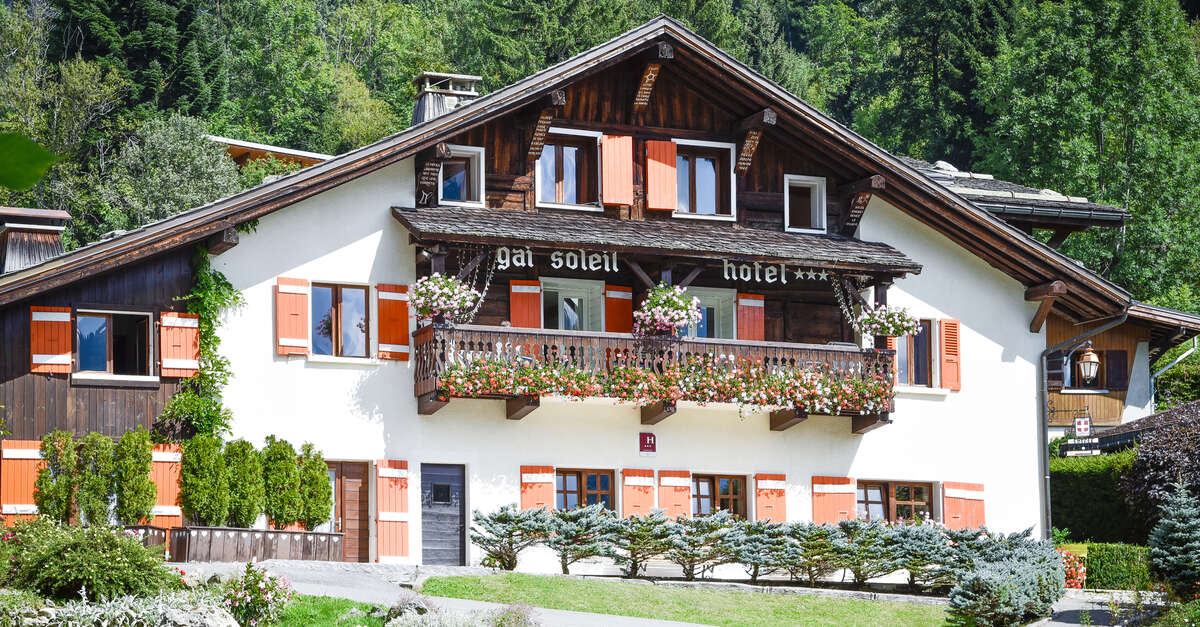 Le Gai Soleil Hotels restaurant Les ContaminesMontjoie Les