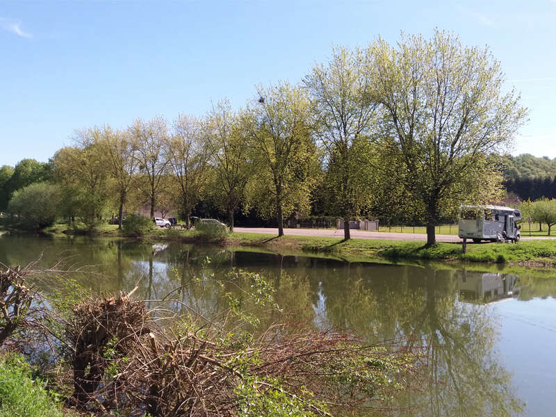 Aire de stationnement de Bazoilles Sur Meuse — photo 4