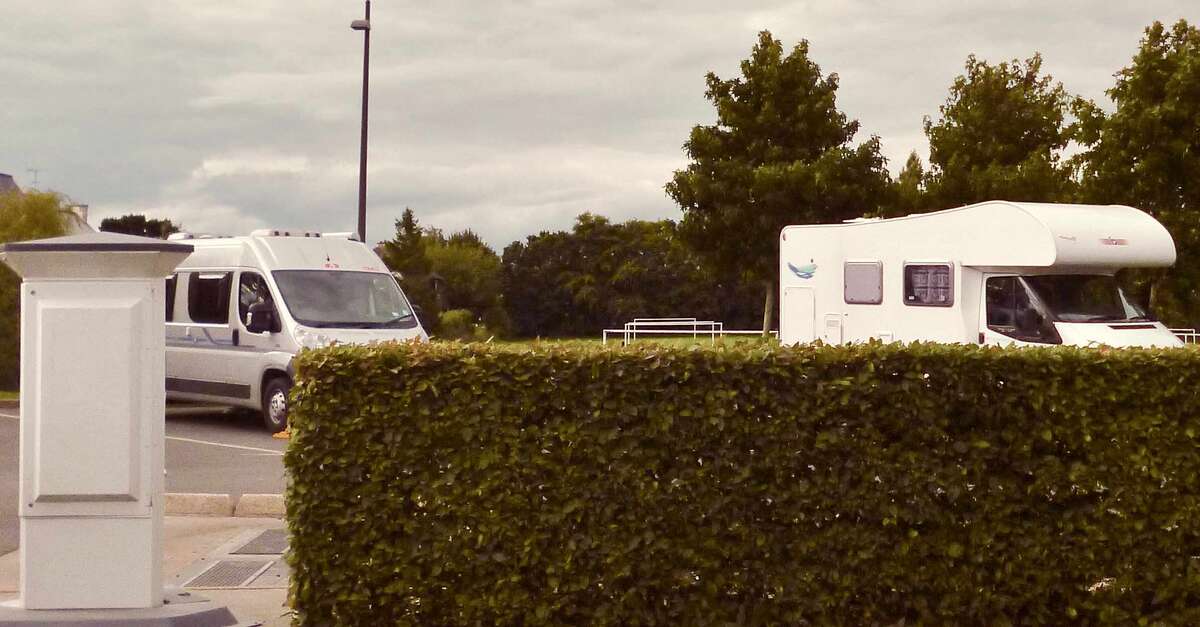 Aire camping-car Sauviat-sur-Vige — photo 2