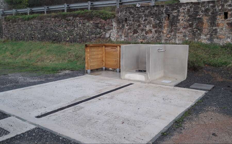 Aire de camping-car de Solignac - Stade Raymond Breuil — photo 3