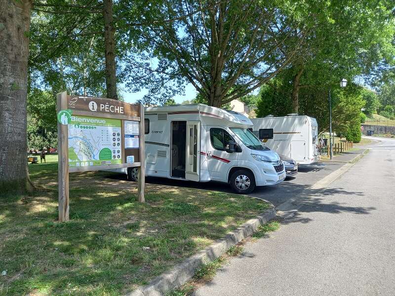 Aire d'accueil camping-car Rives du Vincou — photo 4