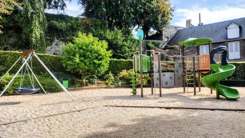Aire de jeux du jardin des plantes (Coutances) | Coutances Tourisme