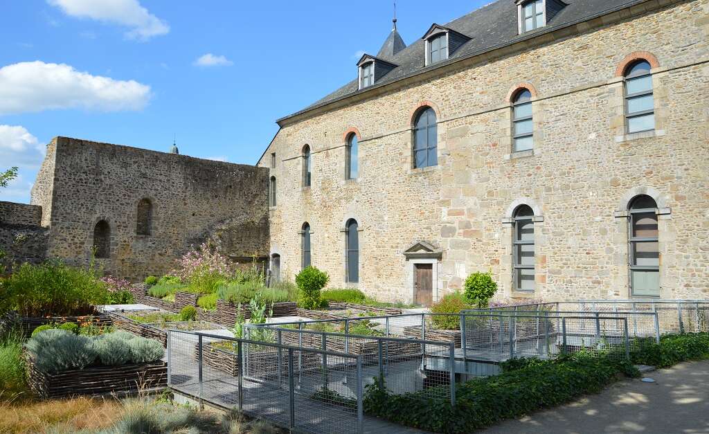 VISITES LUDIQUES AU MUSÉE DU CHÂTEAU (Mayenne) Portail du tourisme du département La Mayenne VISITES LUDIQUES AU MUSÉE DU CHÂTEAU (Mayenne) Portail du tourisme du département La Mayenne