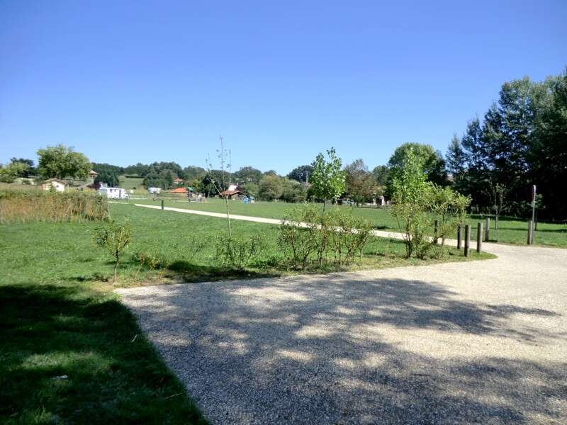 Aire de camping-car de la halte nautique La Roche-chalais — photo 7