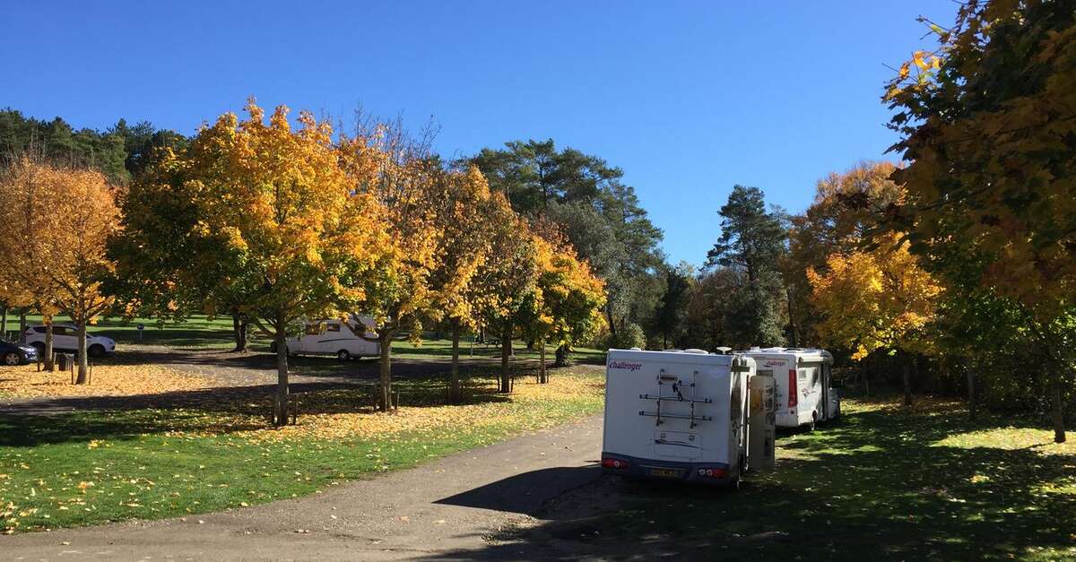 Aire de stationnement des Jardins du Manoir d'Eyrignac — photo 2