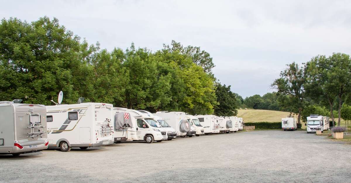 Aire de stationnement et de service en bord de Vègre — photo 2
