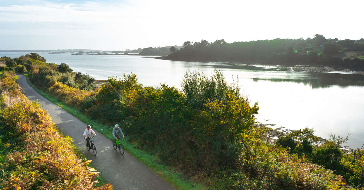 ポール・シニャック、「PAYSAGE A LEZARDRIEUX」 Une journée à Vélo : Lézardrieux et la Presqu'île Sauvage