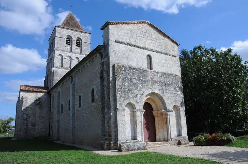 Eglise de la ChapelleStRobert (Javerlhacetlachapellesaintrobert) Dordogne Périgord Tourisme Eglise de la ChapelleStRobert (Javerlhacetlachapellesaintrobert) Dordogne Périgord Tourisme