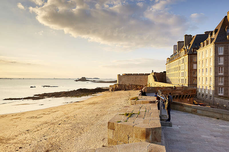 Plage du Môle (Saint-Malo) | Saint-Malo - Mont-Saint-Michel Bay - Tourism