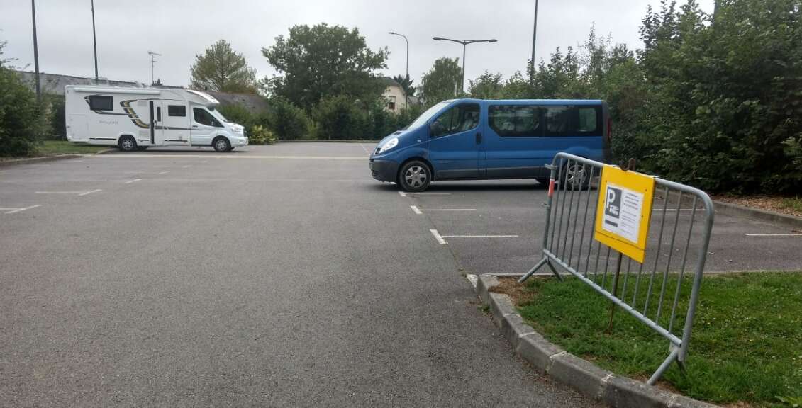 Aire de stationnement à Vitré — photo 2