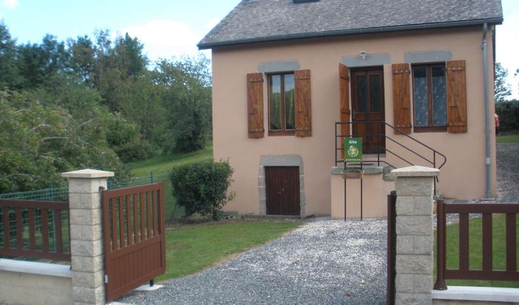 La Place (La CelleenMorvan) Office de tourisme d'Autun et du Grand