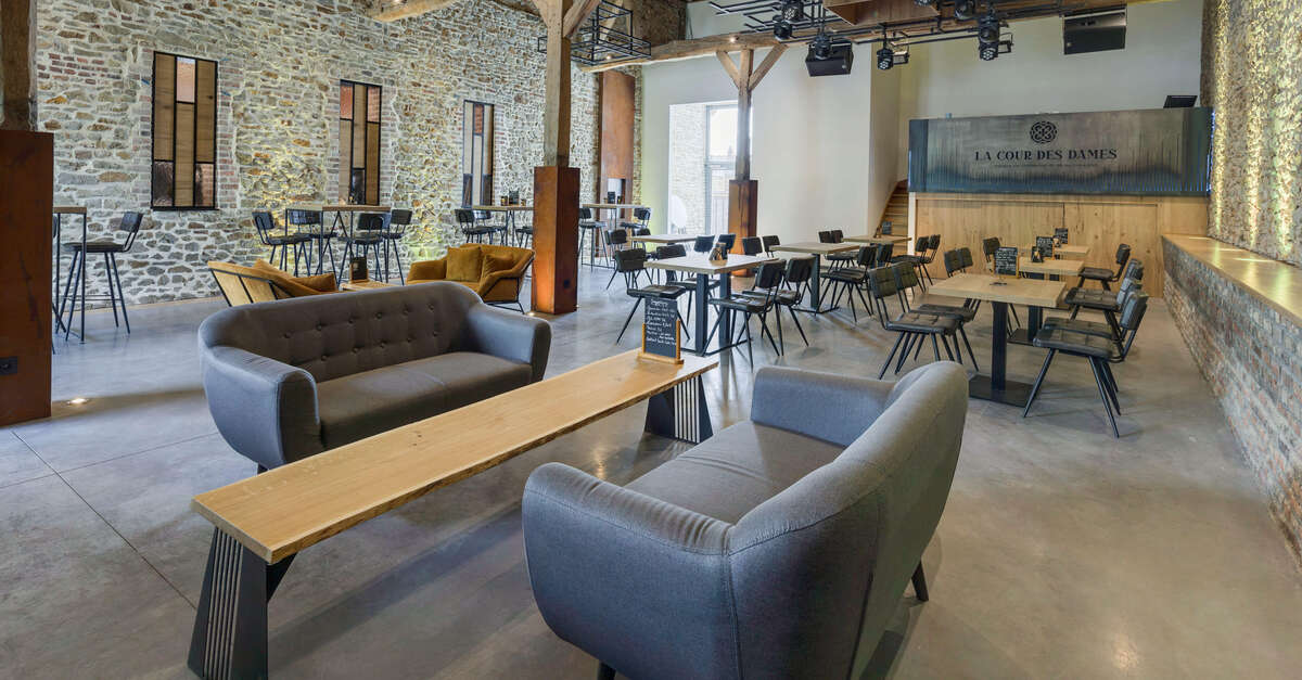 La Cour des Dames (Mons) Meet In Hainaut