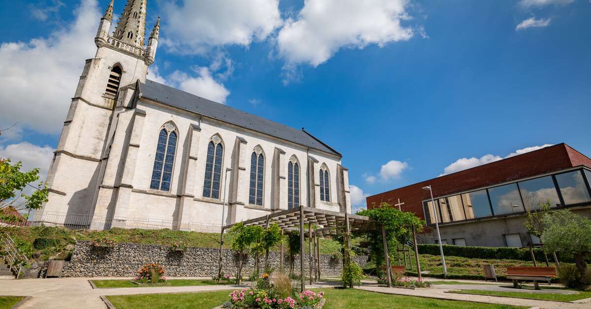Église catholique SaintSulpice (Lumbres) Office de Tourisme du Pays