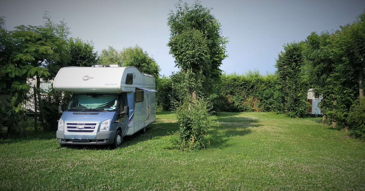 Aire de Camping-Car Aire sur la Lys — photo 2