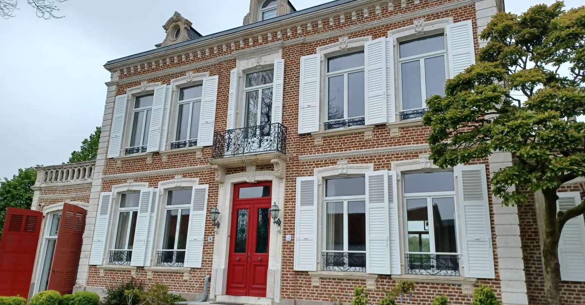 Le Manoir aux Roses (BonningueslèsArdres) Office de Tourisme du Pays de SaintOmer
