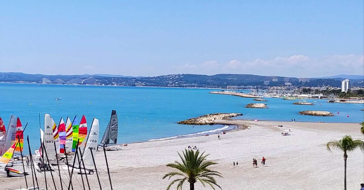 Plage Cousteau (Saint-Laurent-du-Var) | Côte d’Azur France / French Riviera