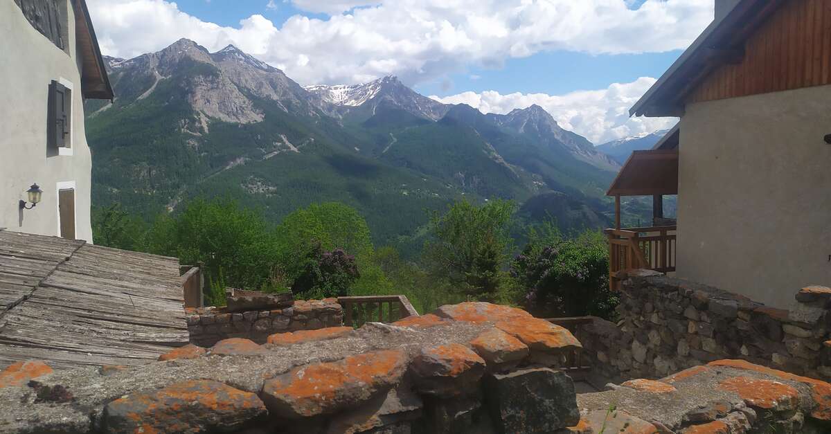 Le rocher de Roure par le torrent de Sachas (Puy-Saint-André ...