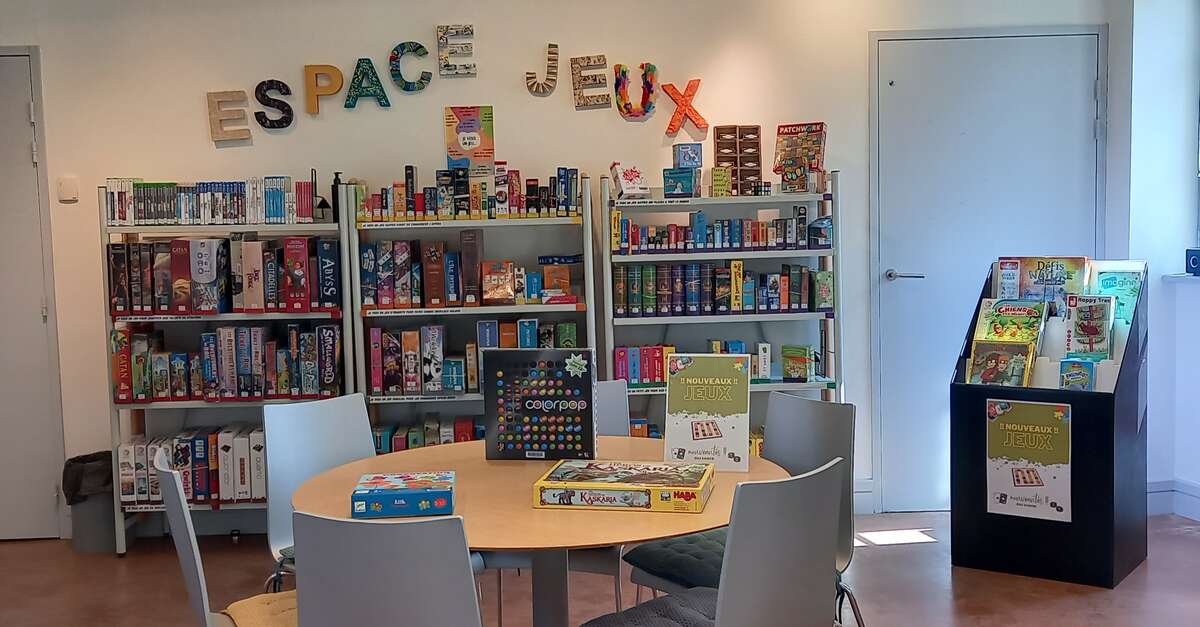 Espace jeux à la Médiathèque SainteMariedeRé Destination Ile de