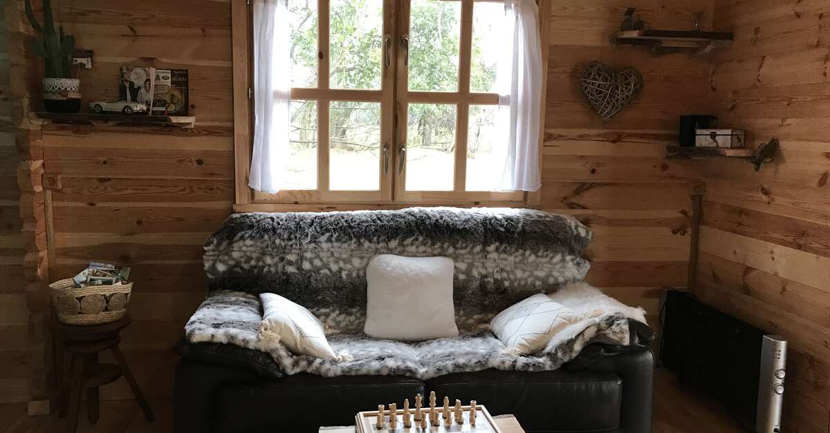 La cabane sous les arbres (SaintMartindeCrau) Marseille Tourism