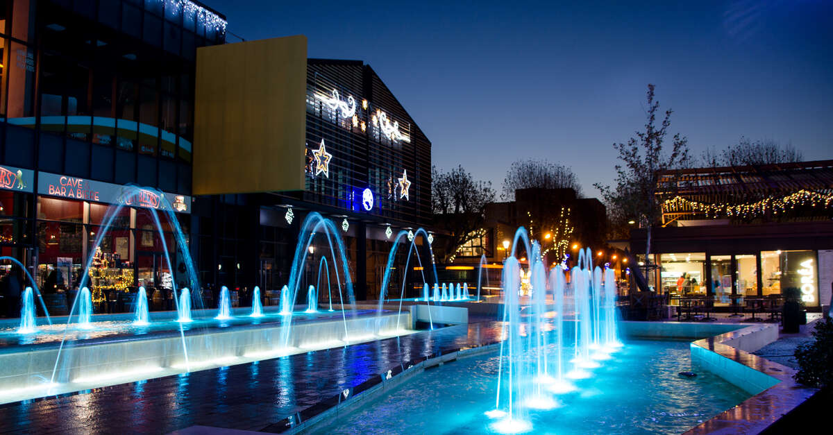 Place Jules (SalondeProvence) ProvenceAlpesCôte d'Azur