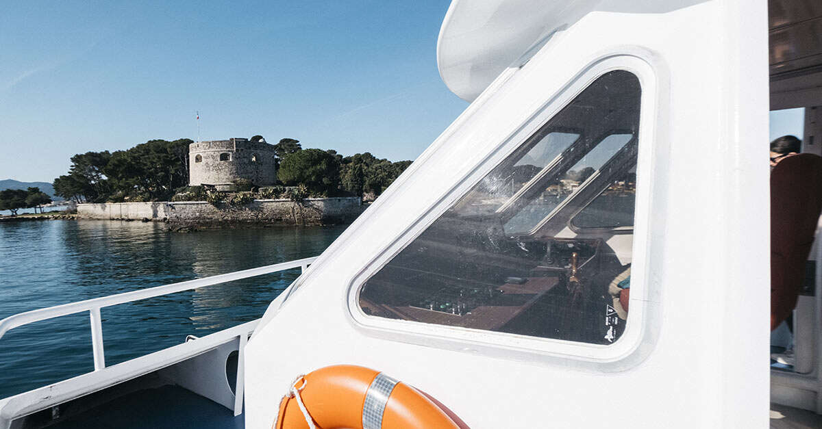 Visite de la rade de Toulon en bateau (Toulon) | Provence-Alpes-Côte d ...