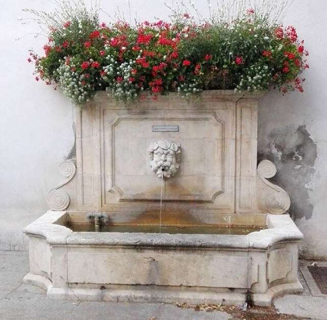 Gap au fil de l’eau fontaine Sainte Marguerite (Gap) ProvenceAlpes
