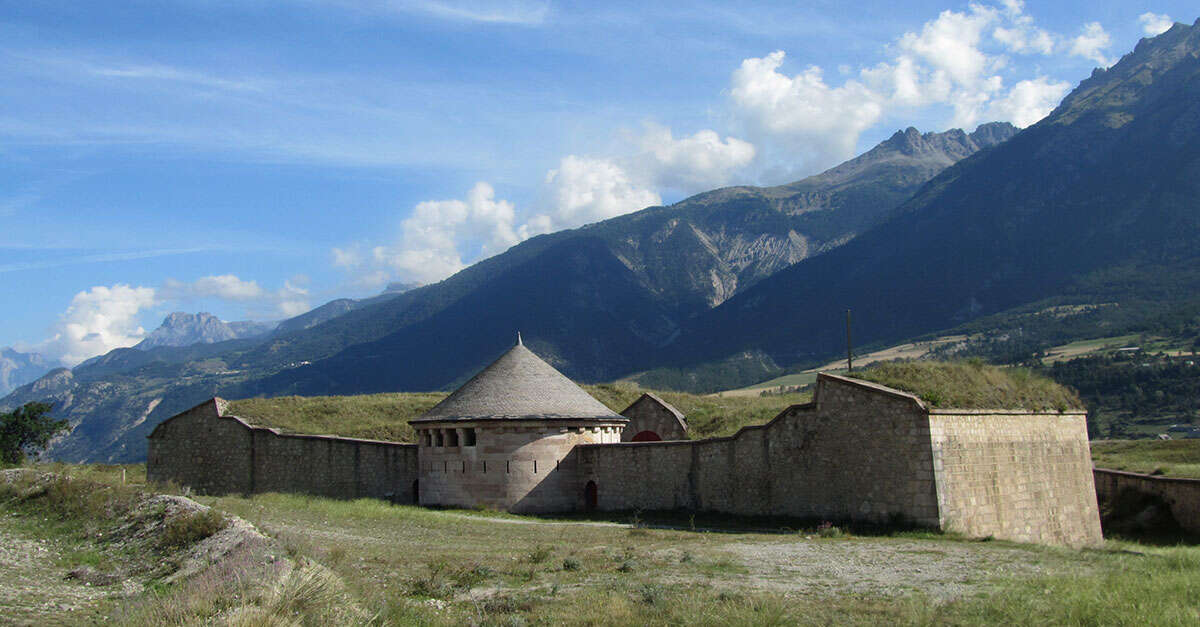 Village fortifié de MontDauphin (MontDauphin) ProvenceAlpesCôte d