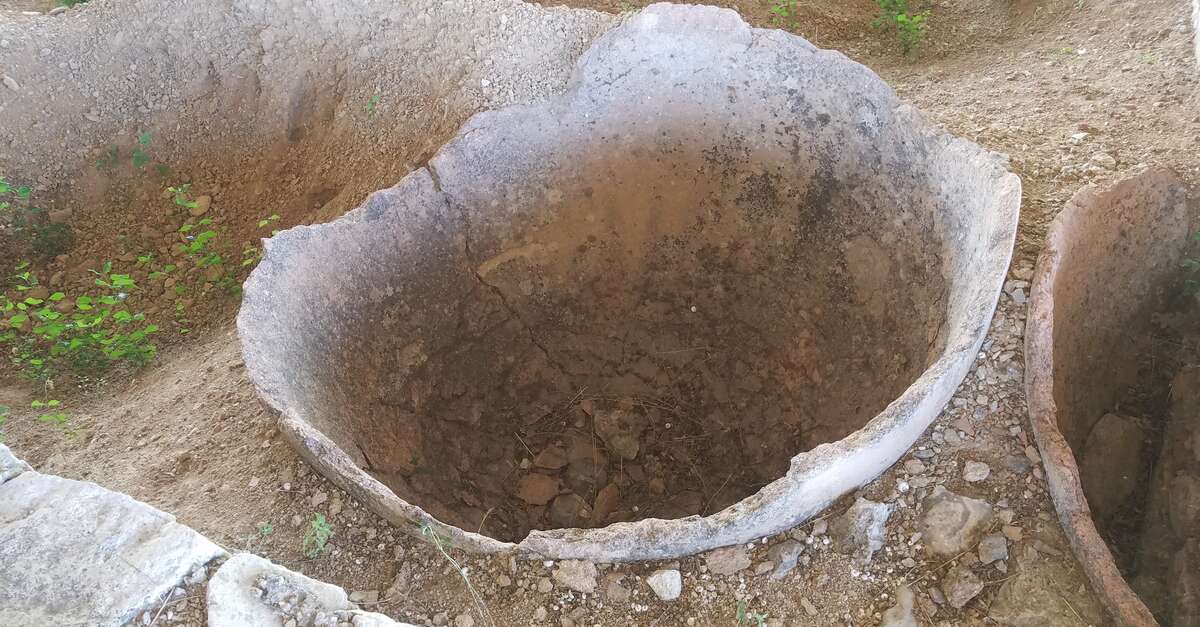 Domaine Les Toulons – remains of a Roman wine cellar (Rians) | Provence ...