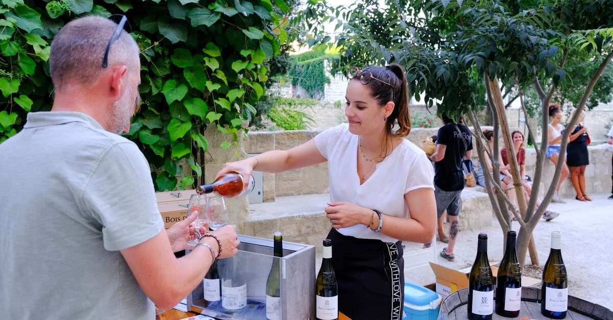 Ein Glas in den Gärten (Avignon) ProvenceAlpesCôte d’Azur Tourismus