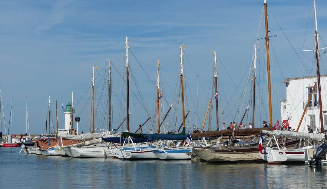 visite-guid-e-le-port-de-la-flotte-la-flotte-destination-le-de