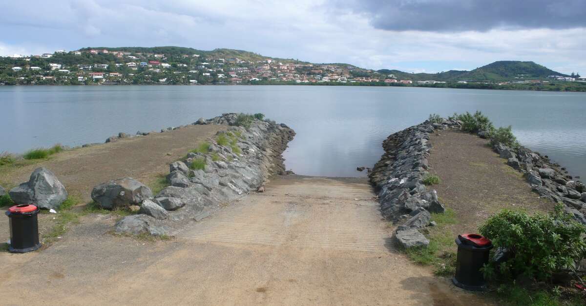 Mise à l’ eau de la Conception (MontDore) NouvelleCalédonie