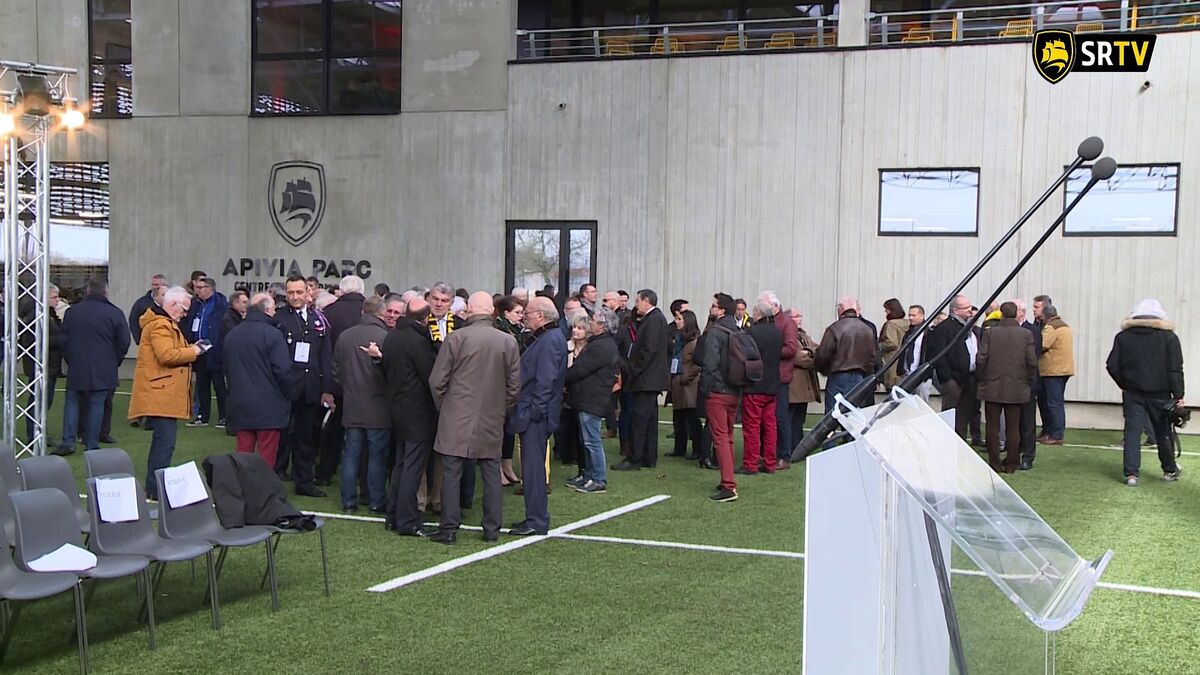 Minute Jaune et Noire : inauguration de l'Apivia Parc