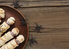 vue-de-dessus-de-la-nourriture-d-halloween-avec-espace-copie