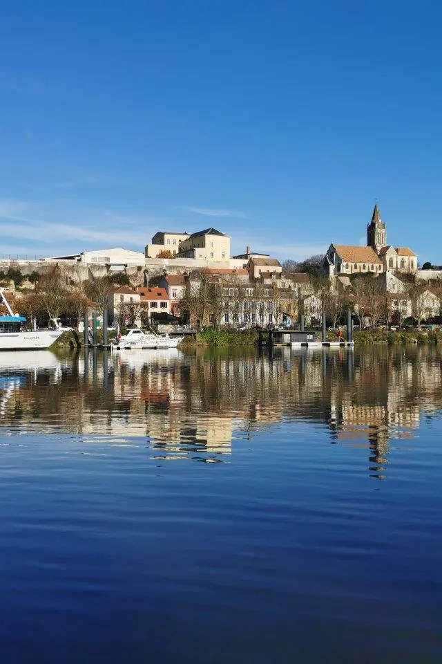 Traversée gratuite en bac : Conflans-Sainte-Honorine vers l’île de Devant