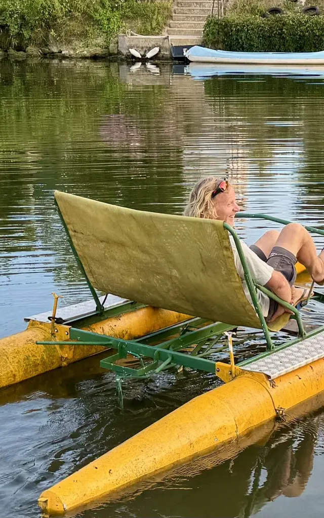 Balade en pédalo vintage sur la Seine