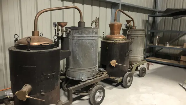 Visite guidée de la Distillerie du Ponant / Découverte du processus complet de la production d'alcool