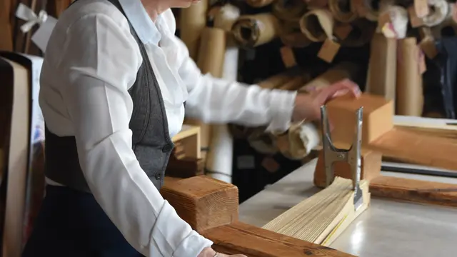 Atelier 450 : Visite de l'atelier de plissage d'art
