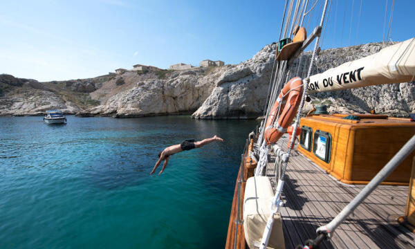 Journée Calanques, voile et baignade sur Le Don du Vent