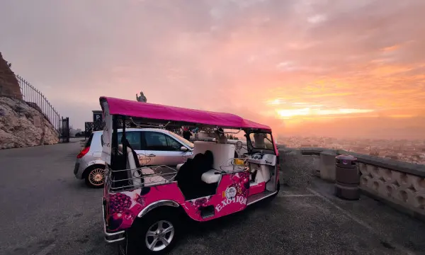 Sunset tuk tuk tour with degustation.