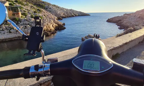 E Motorbike Rental  adventure in Marseille with app
