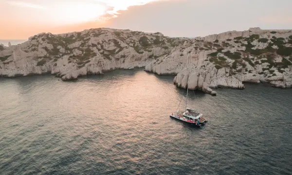 Coucher de Soleil en Catamaran en Baie de Marseille