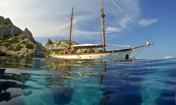 Journée Calanques, voile et baignade sur Le Don du Vent