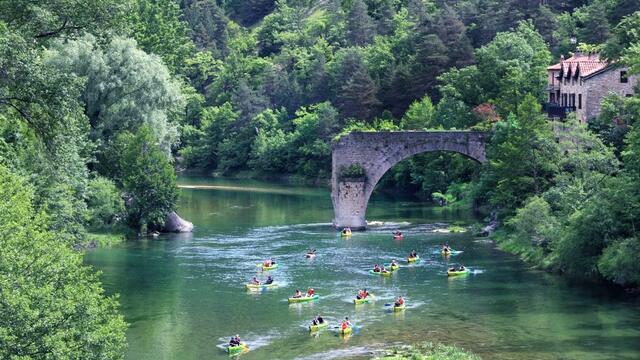 CANOË FAMILLE GORGES DU TARN LA PROMENADE 7KM