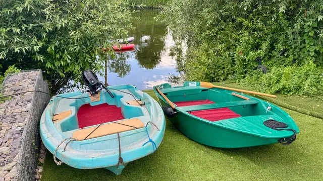 Location de barque sur la Seine 1 heure (moteur sans permis ou à la rame)