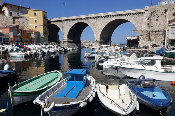Randonnée/jeu de pistes - Anses et calanques urbaines