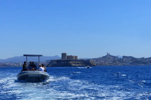Tour 2 h Discovery of Marseille by the sea