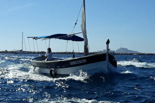 Circuit patrimoine historique 2h à bord d'une barquette marseillaise