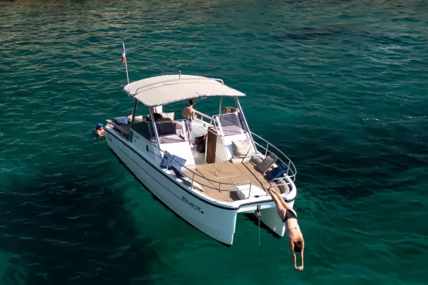 Croisière baignade dans les Calanques en demi-journée - Mucem