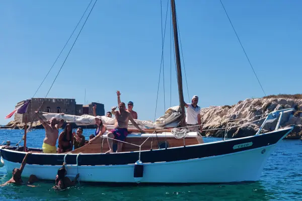 Le Vallon des Auffes par la mer (pointu écolo+ baignade)